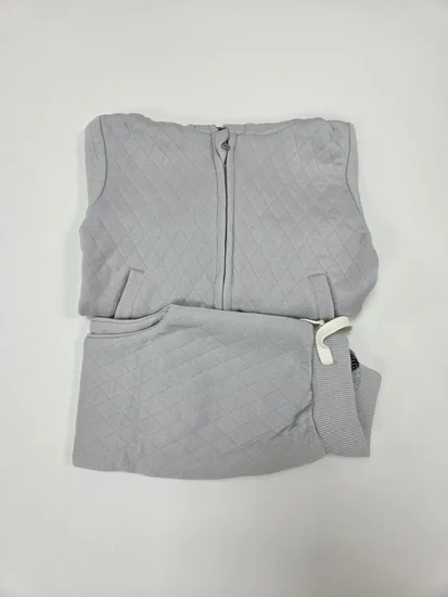 חליפת קווילט עם קפוצ'ון ורוכסן - בנים