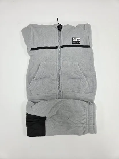 חליפת מיקרו פליז עם קפוצ'ון ורוכסן